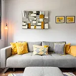 Exmouth Market Apartment